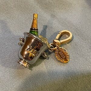Limited Edition 2010 - Juicy Couture Champagne Charm
